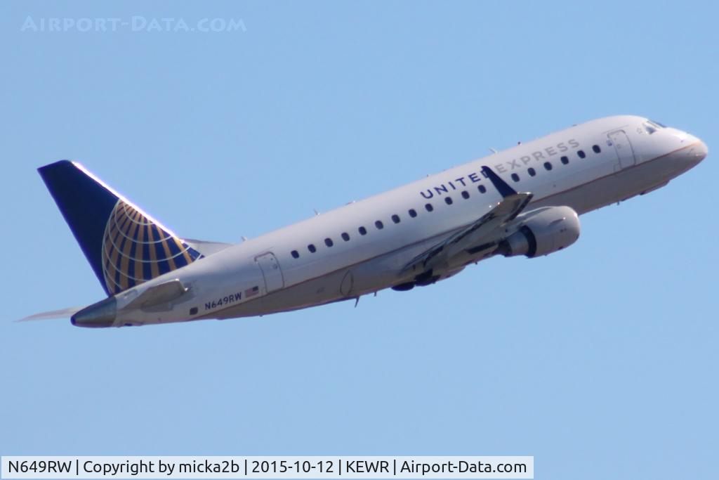 N649RW, 2005 Embraer 170SE (ERJ-170-100SE) C/N 17000070, Take off