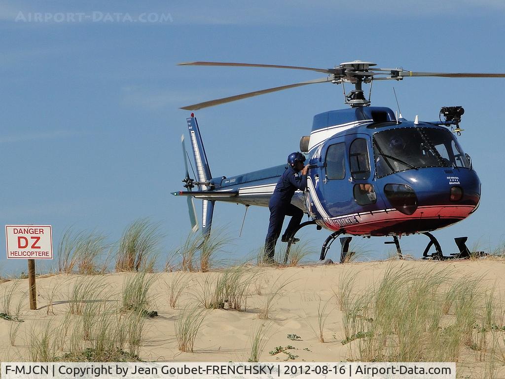 F-MJCN, Aerospatiale AS-350B Ecureuil C/N 2044, France Gendarmerie Grand Crohot beach
