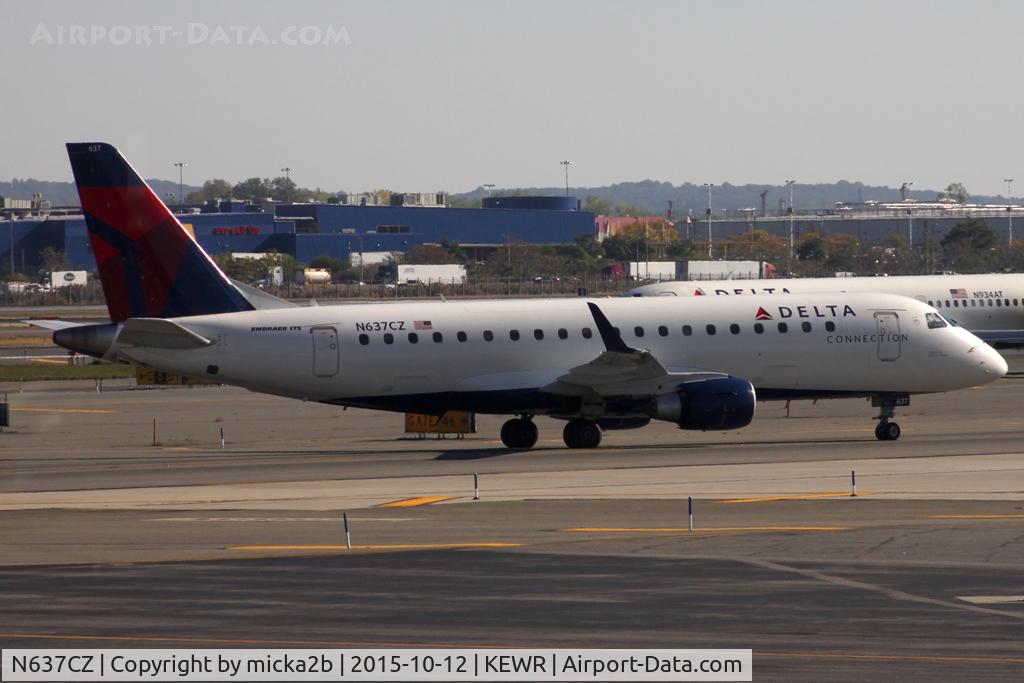 N637CZ, 2008 Embraer 175LR (ERJ-170-200LR) C/N 17000256, Taxiing