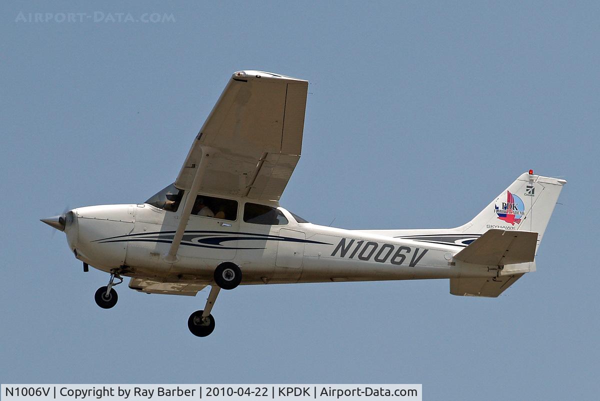 N1006V, 2005 Cessna 172S Skyhawk SP C/N 172S9805, Cessna 172S Skyhawk SP [172S-9805] Atlanta-Dekalb Peachtree~N 22/04/2010