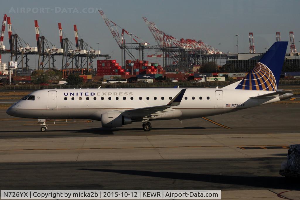 N726YX, 2015 Embraer 175LR (ERJ-170-200LR) C/N 17000507, Taxiing