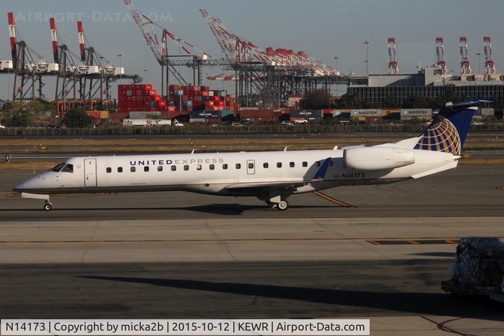 N14173, 2004 Embraer ERJ-145XR (EMB-145XR) C/N 14500872, Taxiing