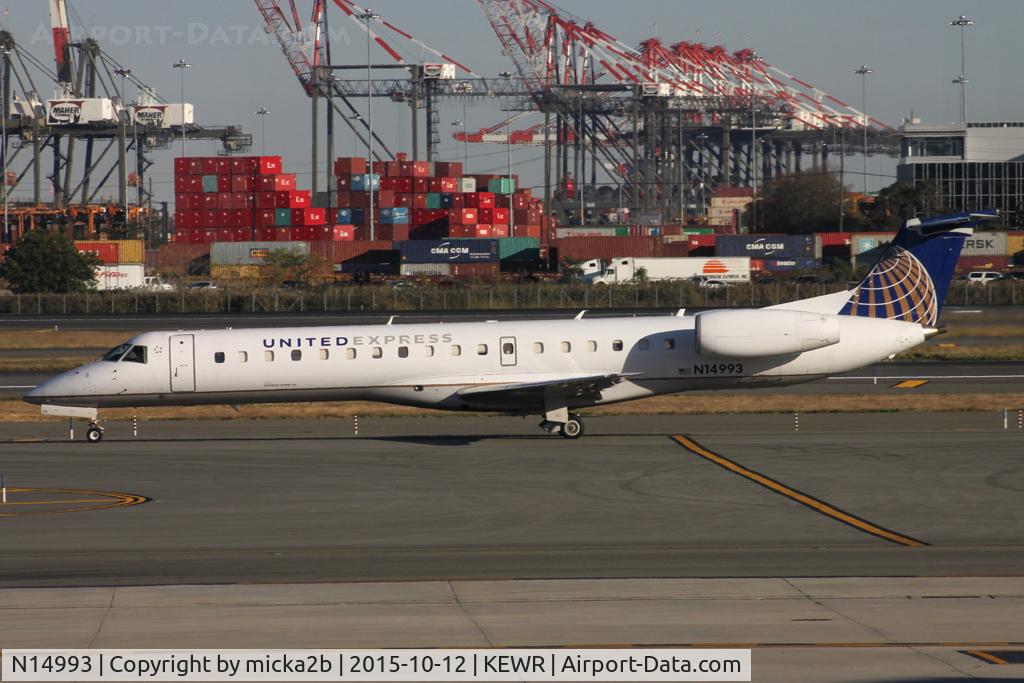 N14993, 2000 Embraer ERJ-145LR (EMB-145LR) C/N 145289, Taxiing
