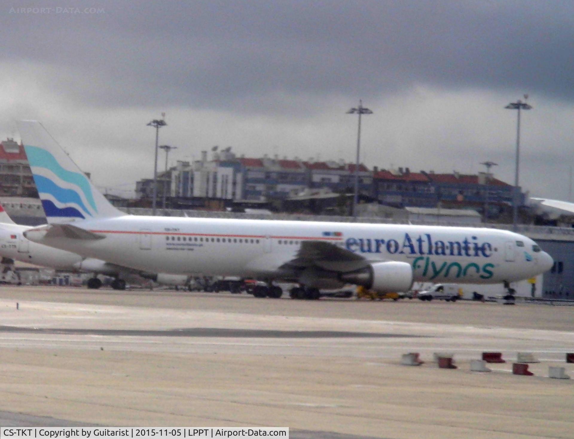 CS-TKT, 2001 Boeing 767-36N/ER C/N 30853, At Lisbon