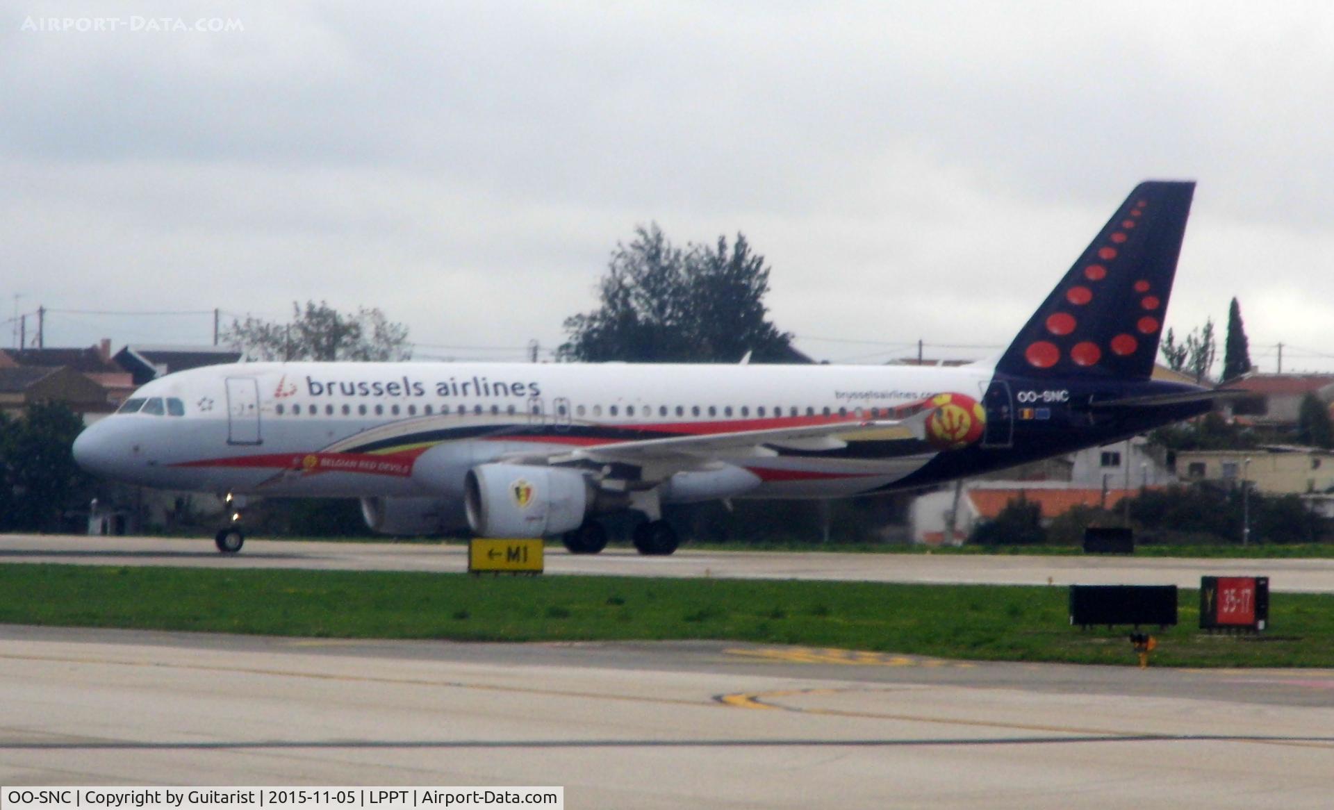 OO-SNC, 2002 Airbus A320-214 C/N 1797, At Lisbon