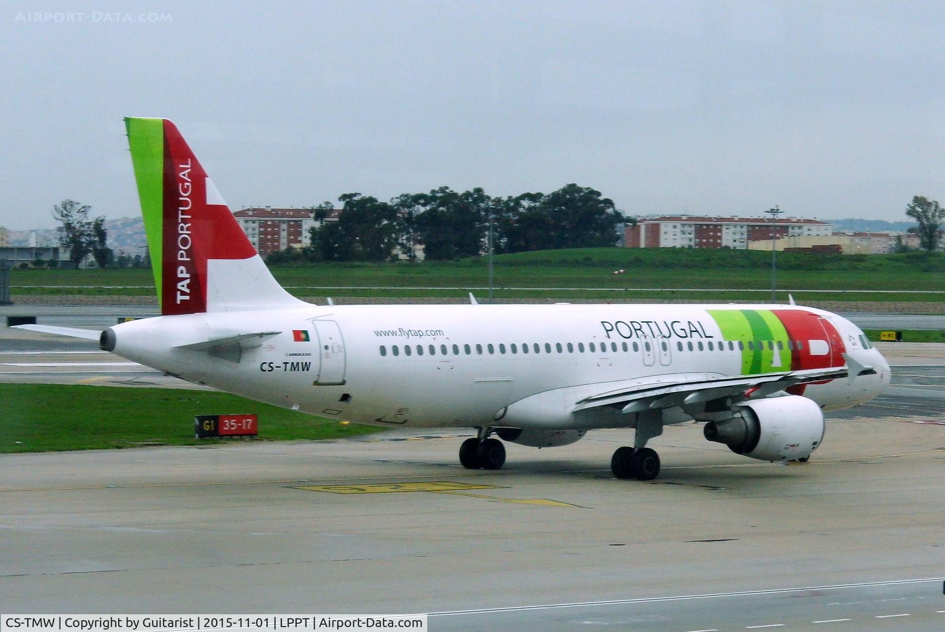 CS-TMW, 2001 Airbus A320-214 C/N 1667, At Lisbon