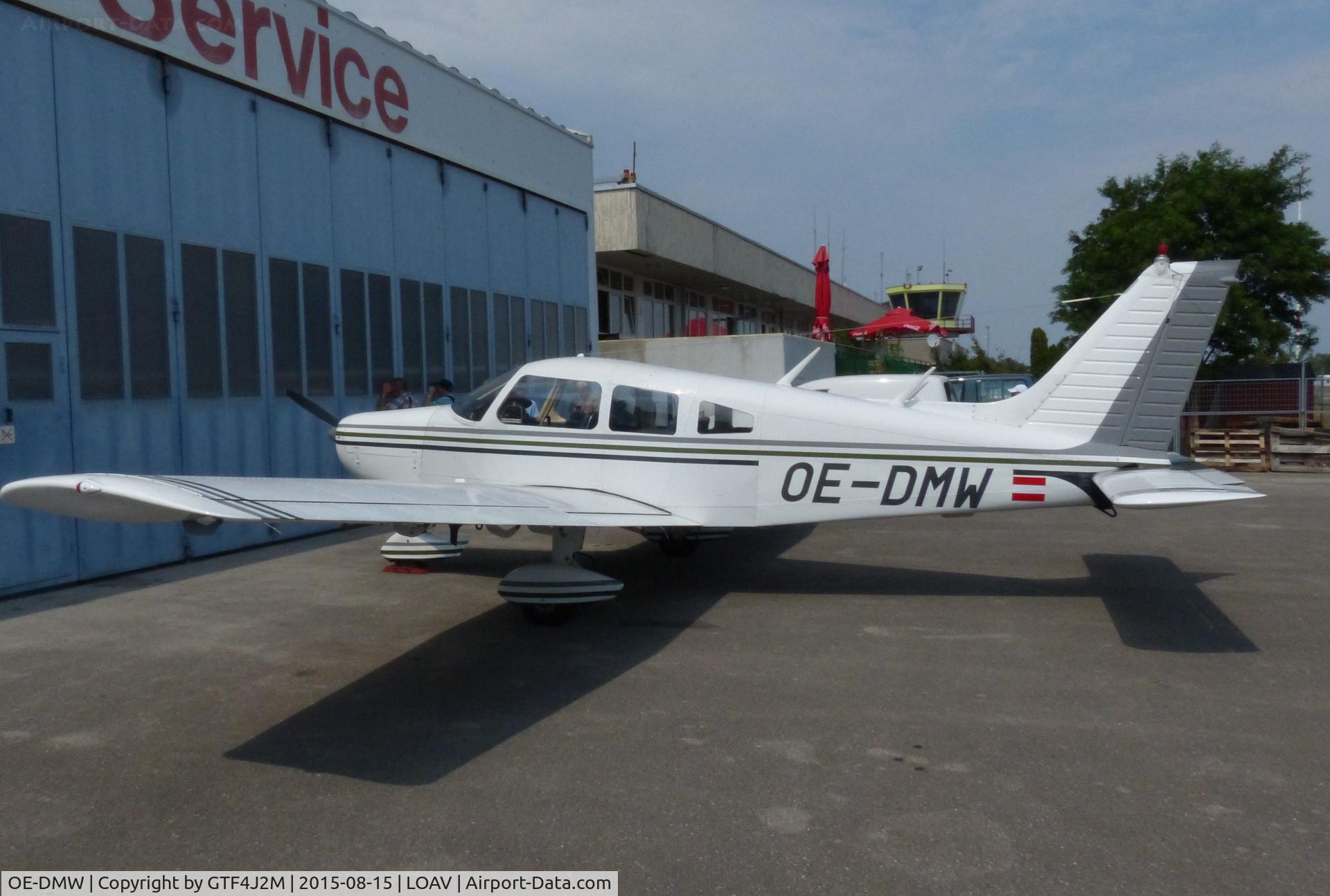 OE-DMW, Piper PA-28-151 Cherokee Warrior C/N 28-7415364, OE-DMW at Voslau-Wien 15.8.15