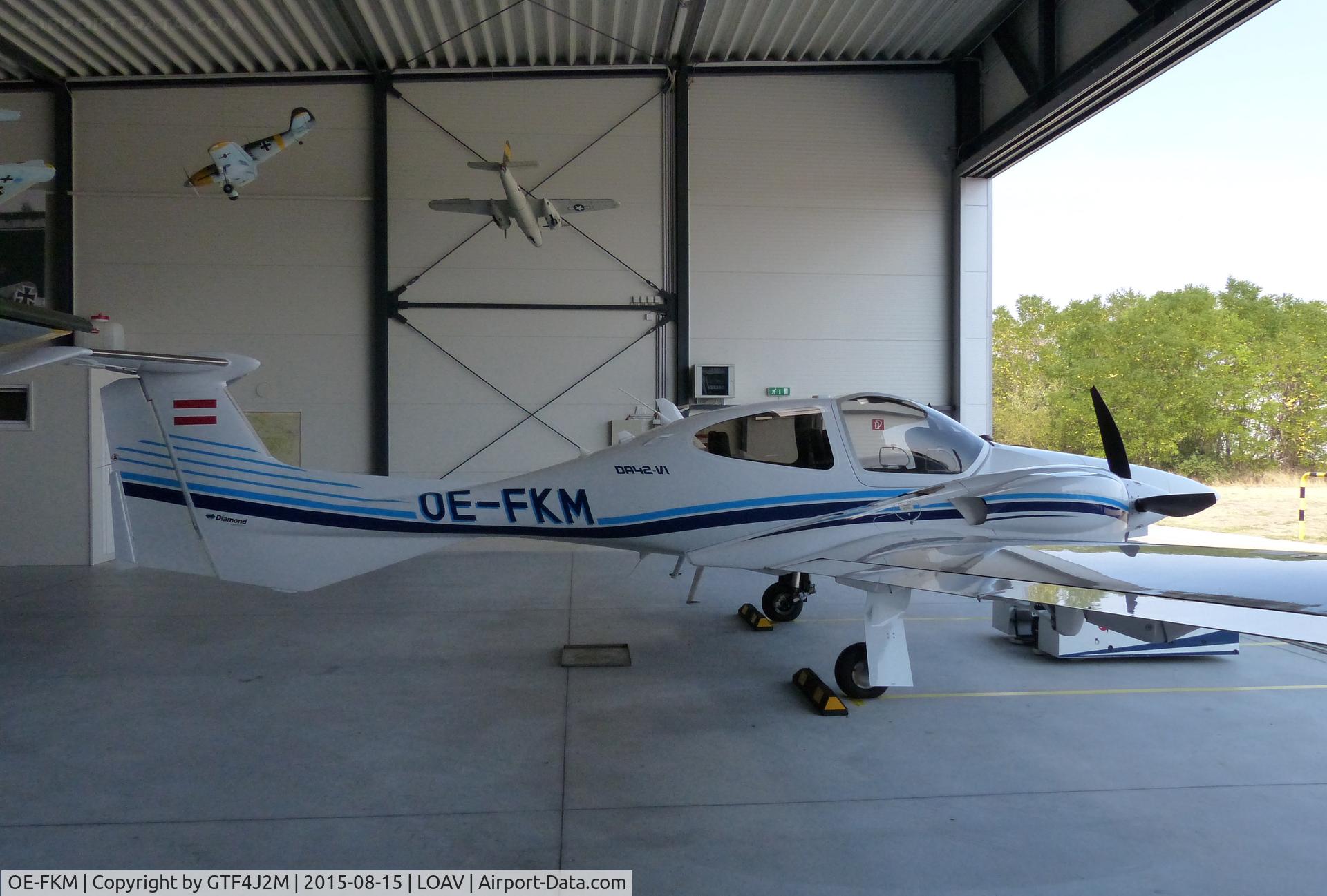 OE-FKM, Diamond DA-42NG Twin Star C/N 42.N100, OE-FKM at Voslau-Wien 15.8.15