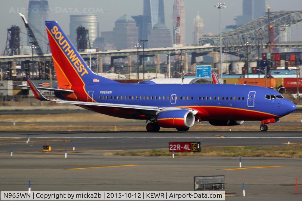 N965WN, 2011 Boeing 737-7H4 C/N 36677, Taxiing