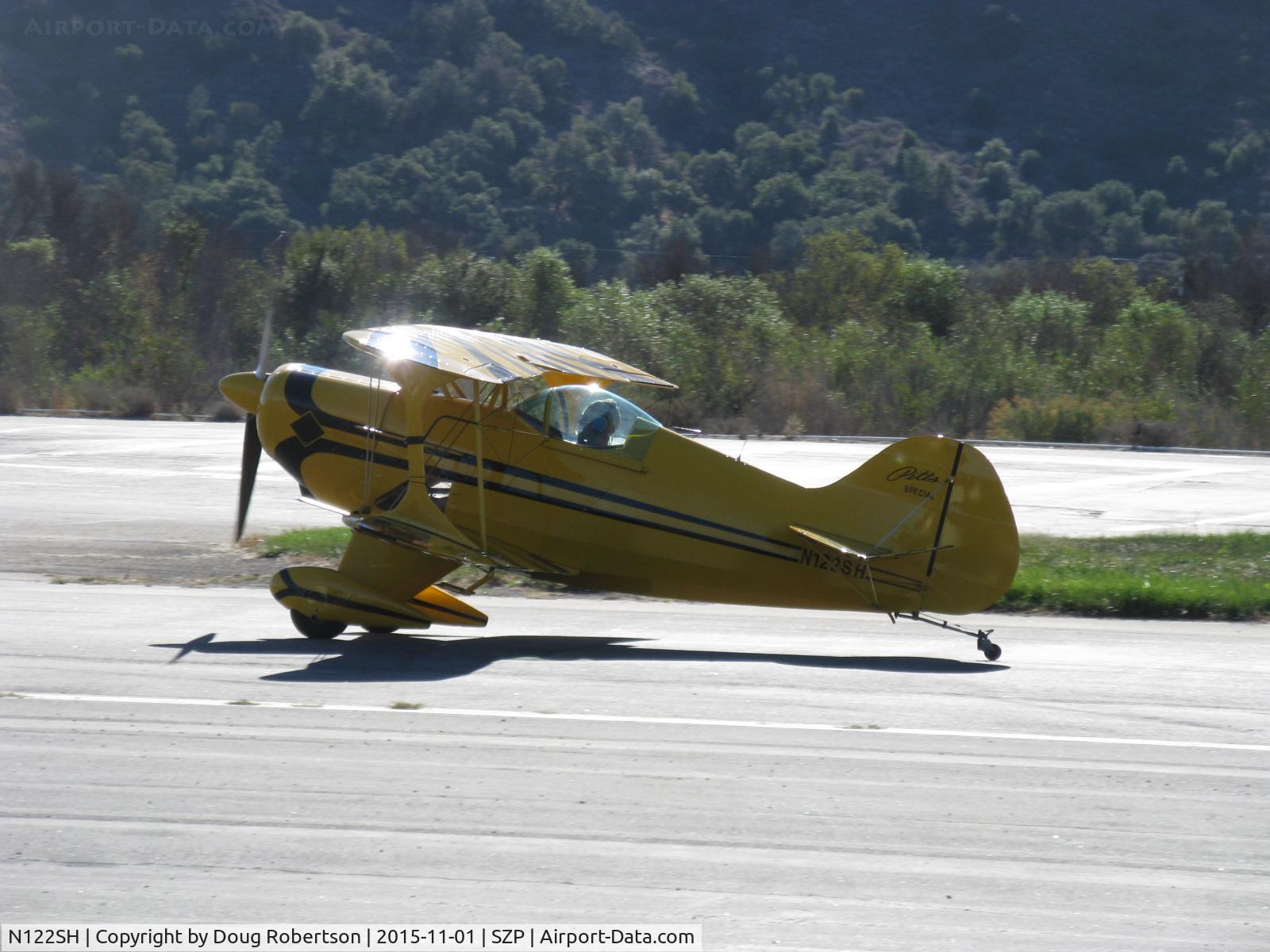 N122SH, 1976 Pitts S-1S Special C/N 20934, 1976 Eberle PITTS S1-S PITTS SPECIAL, 'Sue Huang', Lycoming IO-360 180 Hp, four ailerons, landing roll Rwy 04