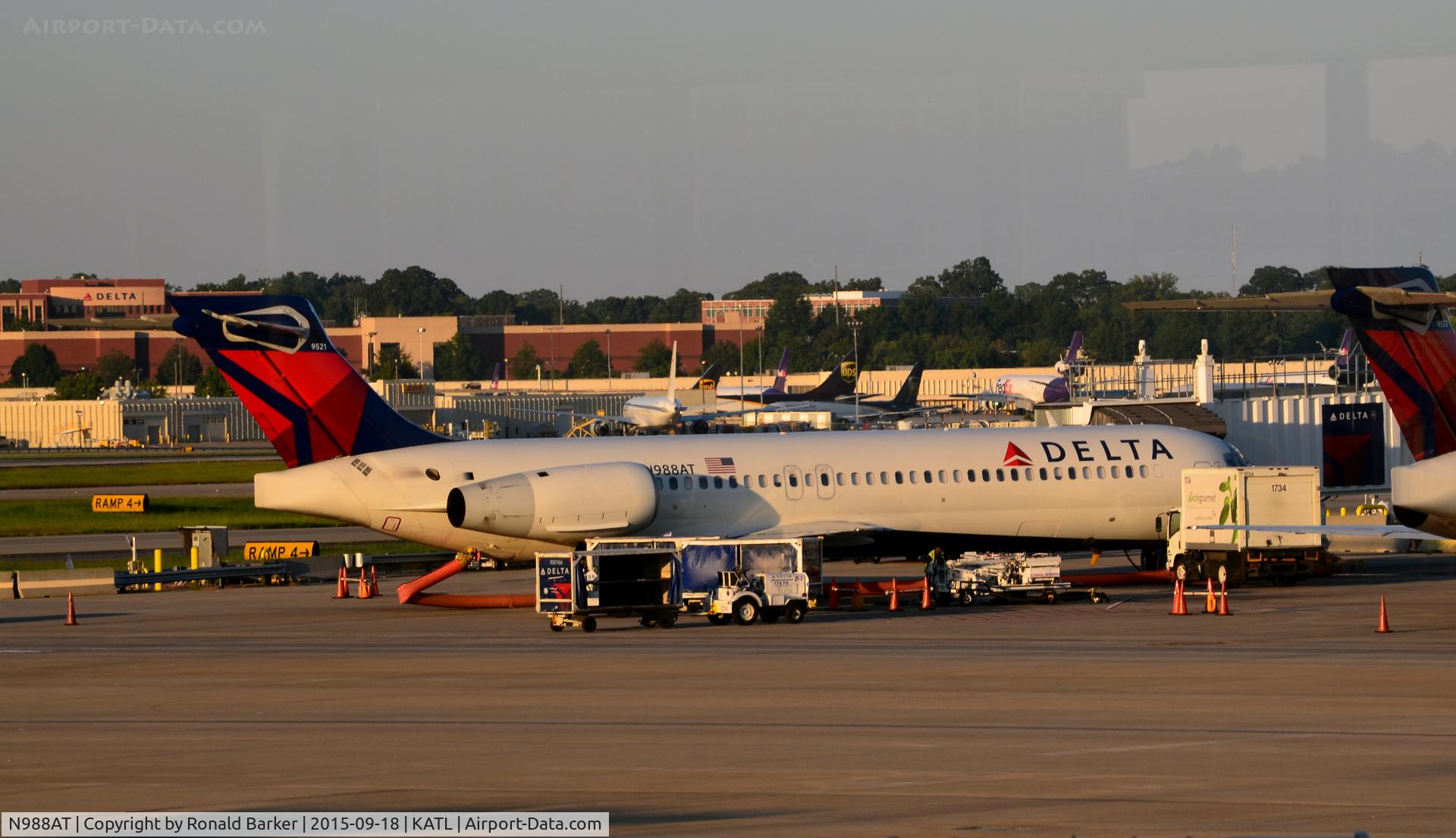 N988AT, 2001 Boeing 717-200 C/N 55068, At the gate Atlanta