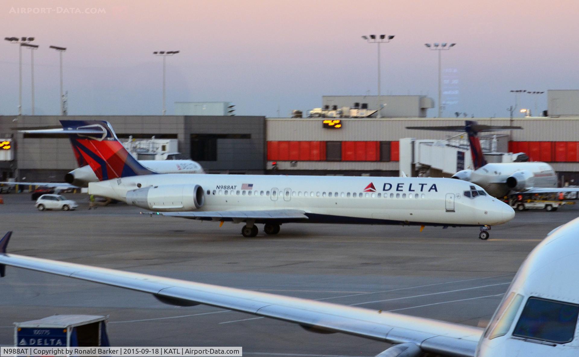 N988AT, 2001 Boeing 717-200 C/N 55068, Taxi Atlanta