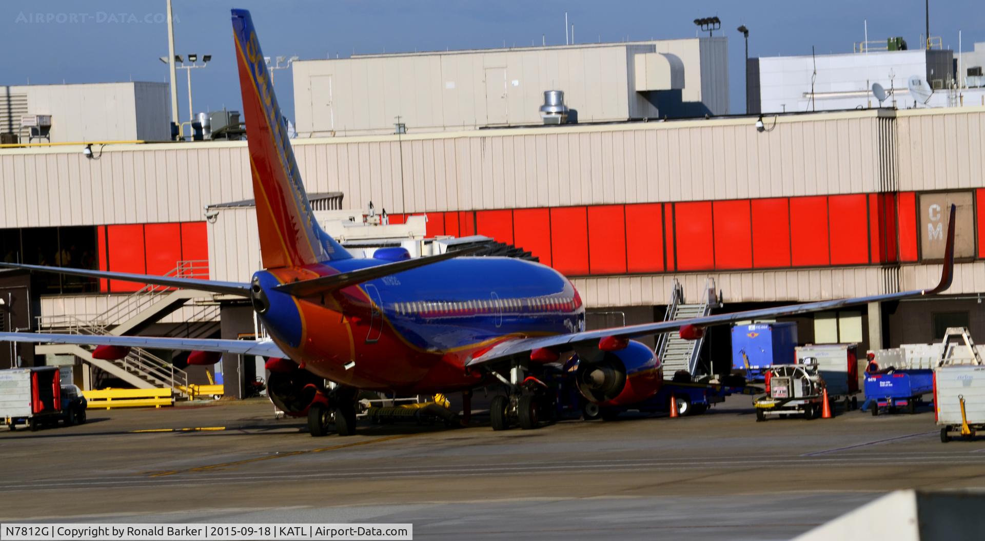 N7812G, 2001 Boeing 737-76N C/N 32582, At the gate Atlanta