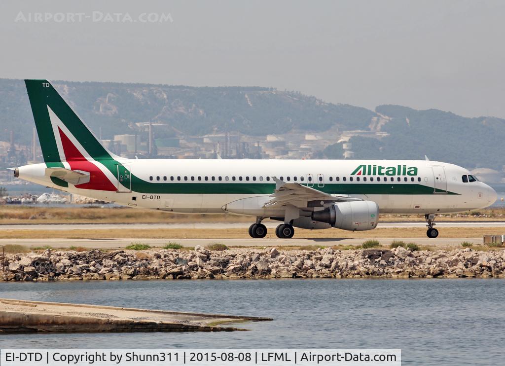 EI-DTD, 2009 Airbus A320-216 C/N 3846, Taxiing holding point rwy 13L for departure