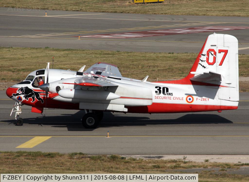 F-ZBEY, Grumman TS-2A/Conair Turbo Firecat C/N 400 (017), Lining up rwy 31R for departure with still special 30th anniversary logo and titles