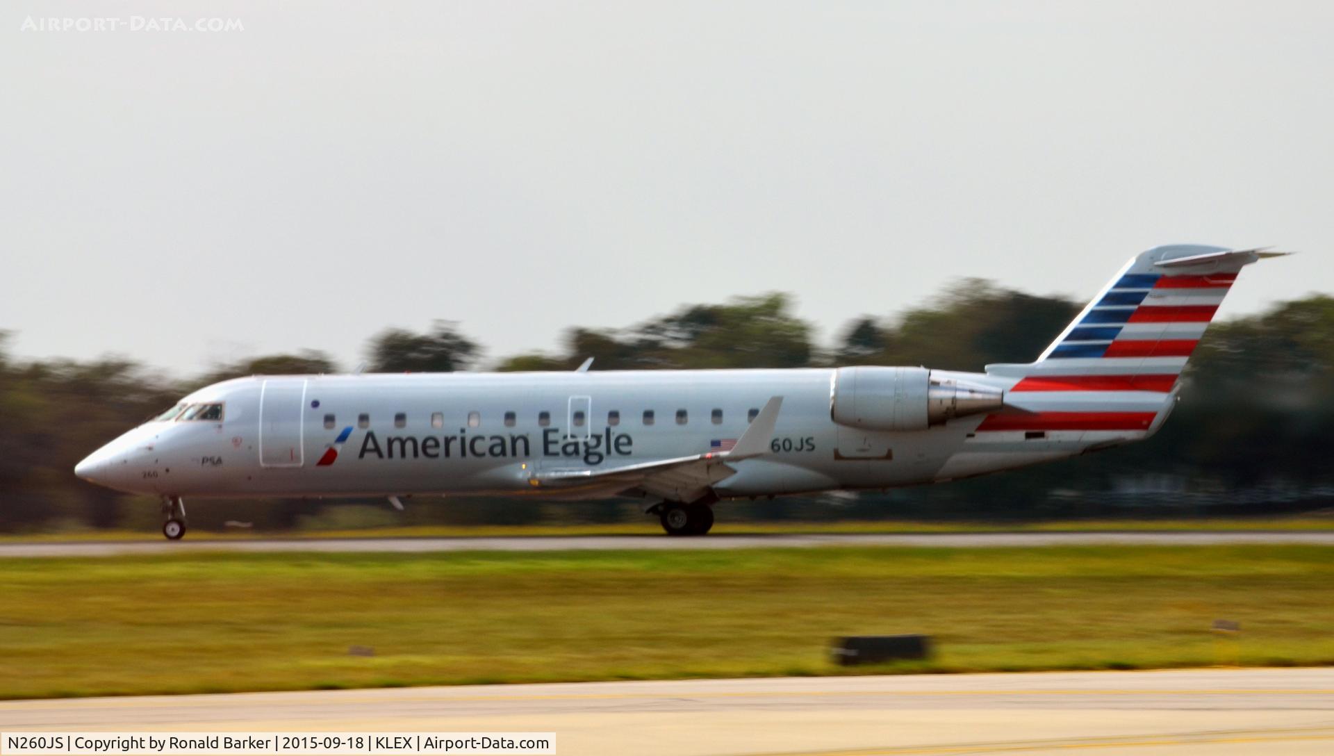 N260JS, 2004 Bombardier CRJ-200ER (CL-600-2B19) C/N 7957, Takeoff Lexington