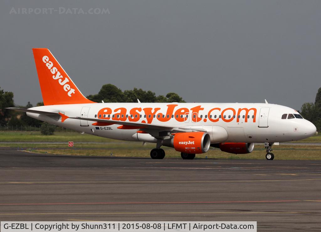 G-EZBL, 2007 Airbus A319-111 C/N 3053, Taxiing to the Terminal...