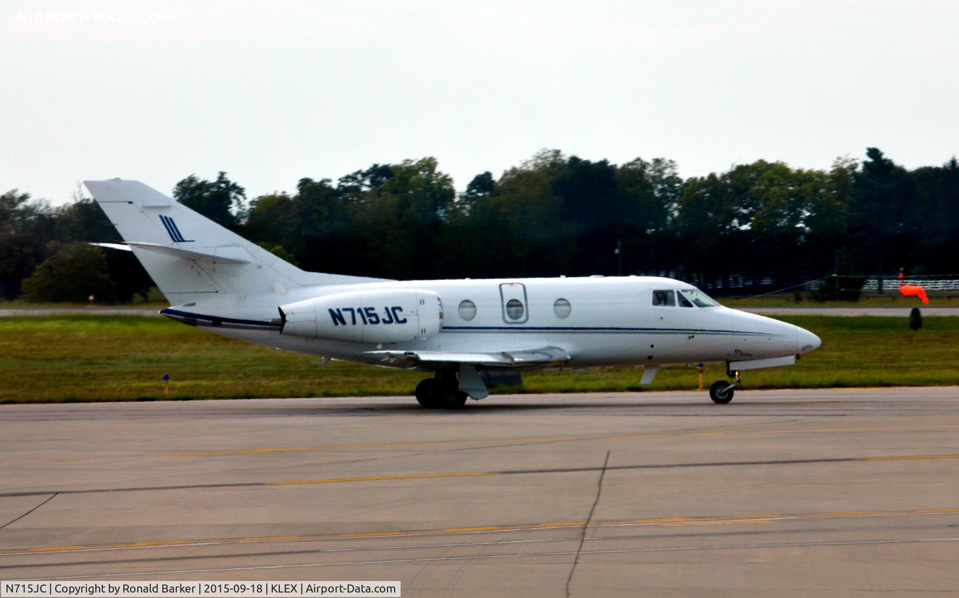 N715JC, 1977 Dassault Falcon 10 C/N 99, Taxi for takeoff Lexington