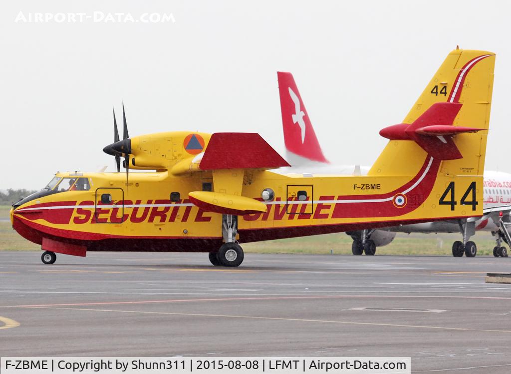 F-ZBME, 2001 Bombardier CL-415 (CL-215-6B11) C/N 2057, Taxiing for departure after refuelling...