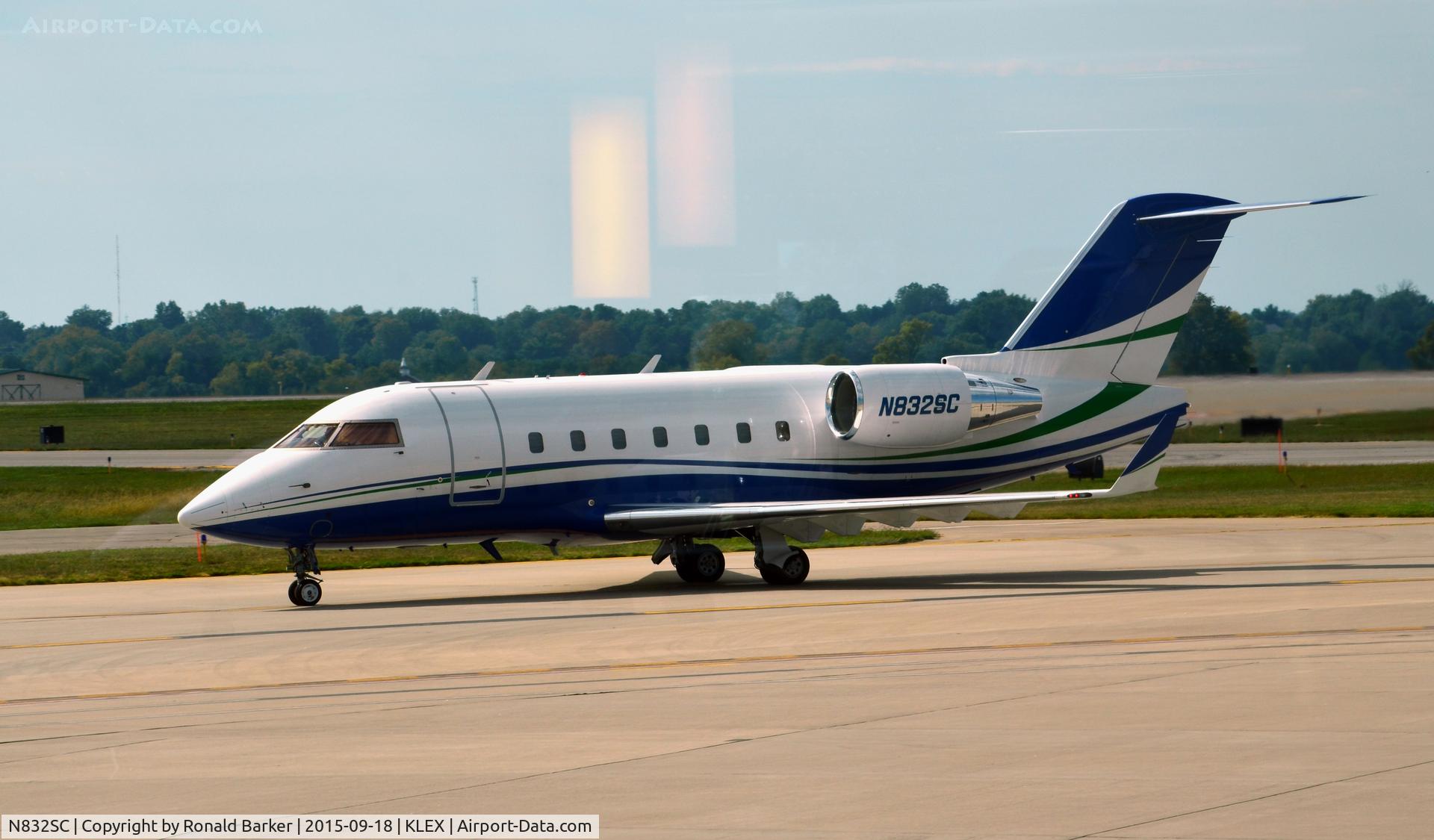 N832SC, 2000 Bombardier Challenger 604 (CL-600-2B16) C/N 5461, Taxi Lexington