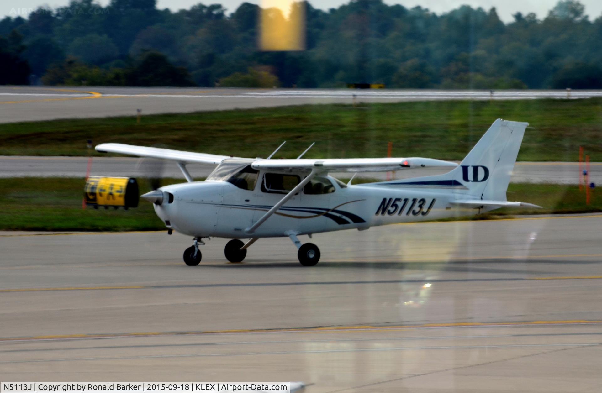 N5113J, Cessna 172S C/N 172S10925, Taxi Lexington