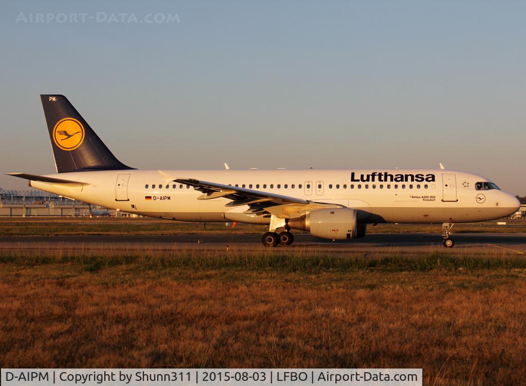 D-AIPM, 1990 Airbus A320-211 C/N 104, Taxiing holding point rwy 14L for departure...