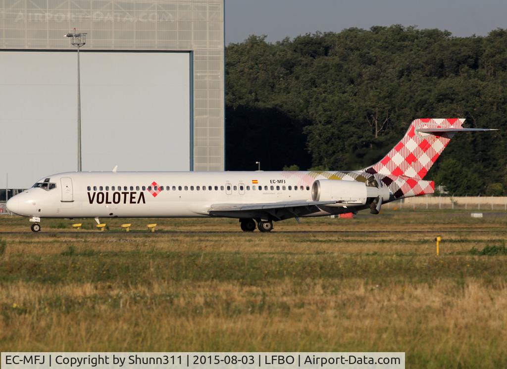 EC-MFJ, 2000 Boeing 717-2CM C/N 55060, Landing rwy 14R