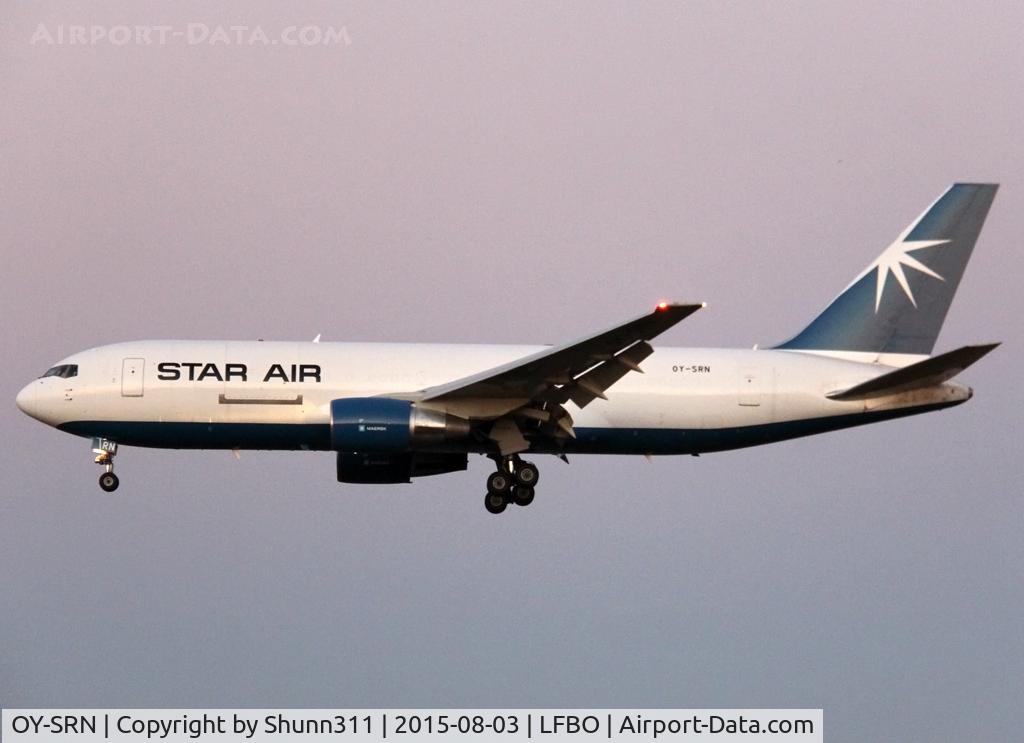 OY-SRN, 1985 Boeing 767-219ERF C/N 23326, Landing rwy 14R in new c/s