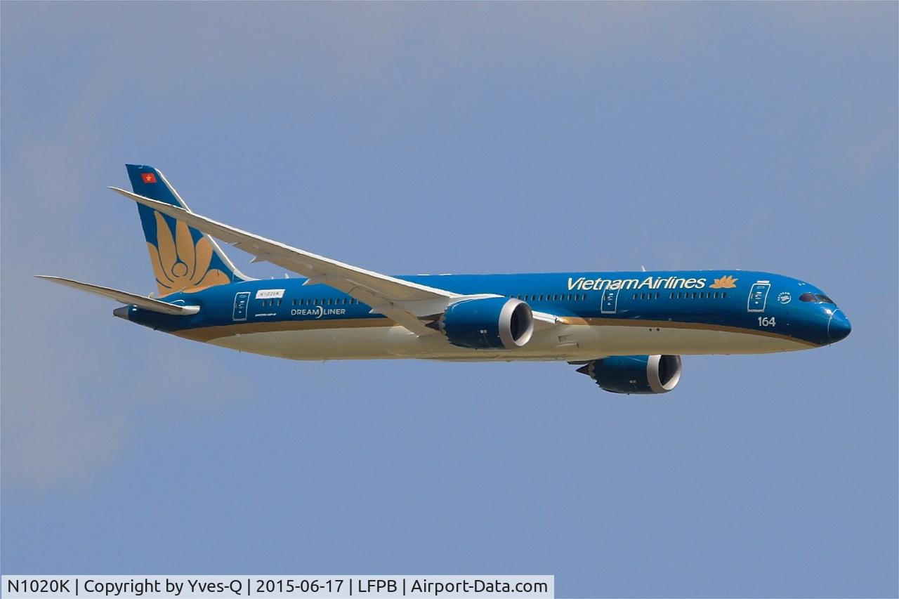 N1020K, 2015 Boeing 787-9 Dreamliner C/N 35151, Vietnam Airlines Boeing 787-9 Dreamliner, on display, Paris-Le Bourget (LFPB-LBG) Air show 2015