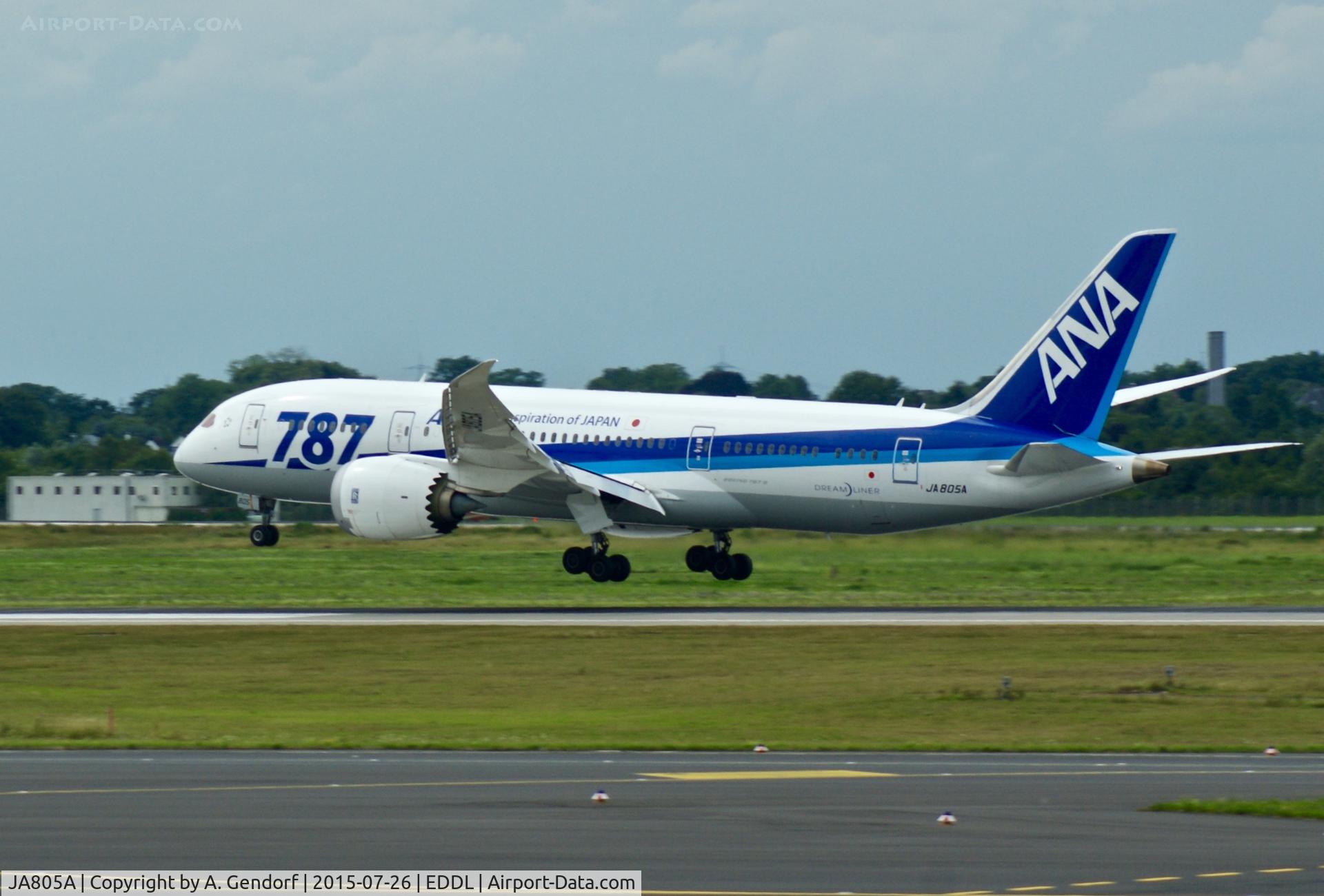 JA805A, 2010 Boeing 787-8 Dreamliner C/N 34514, ANA, here on short finals and gives a good view on the excellent wingflex of the Dreamliner, at Düsseldorf Int'l(EDDL)