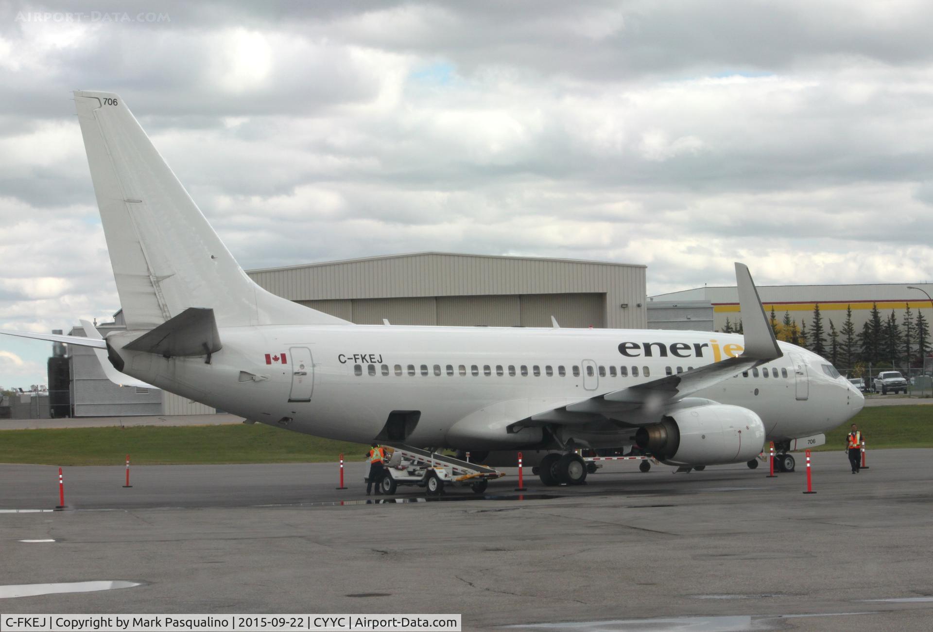 C-FKEJ, 1999 Boeing 737-73A C/N 28497, Boeing 737-700