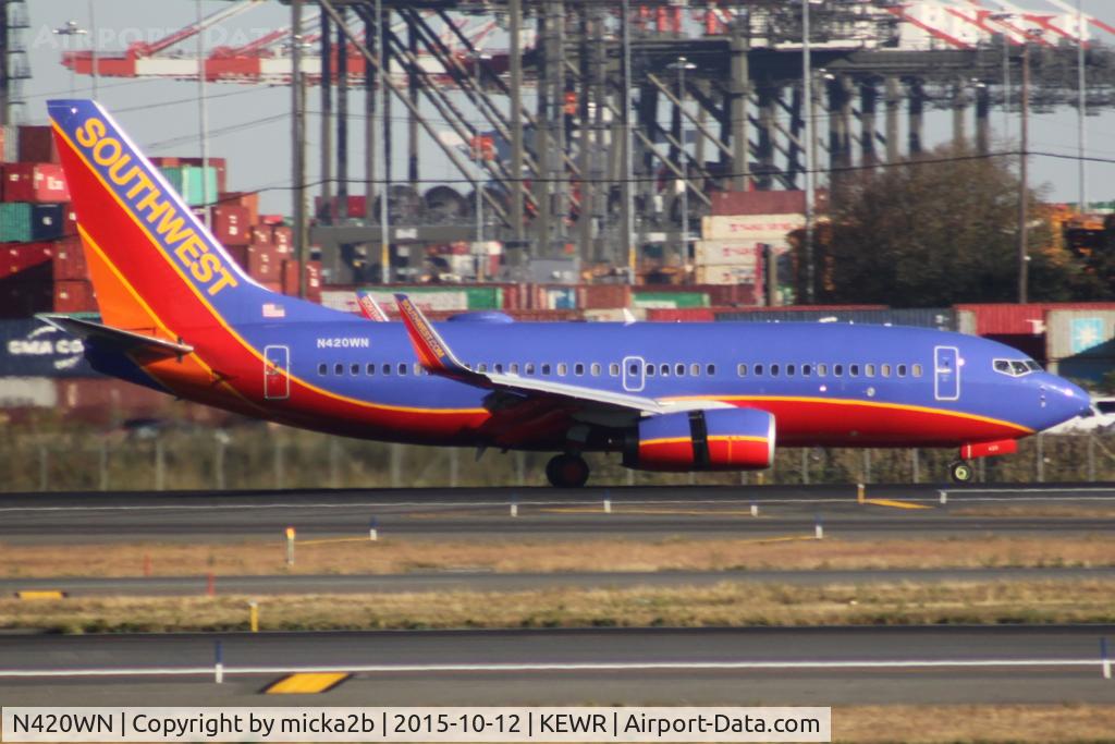 N420WN, 2001 Boeing 737-7H4 C/N 29825, Taxiing