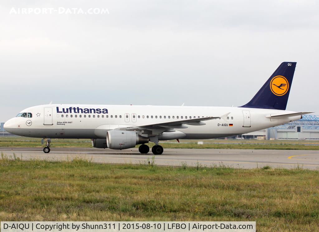 D-AIQU, 2000 Airbus A320-211 C/N 1365, Taxiing to the Terminal...