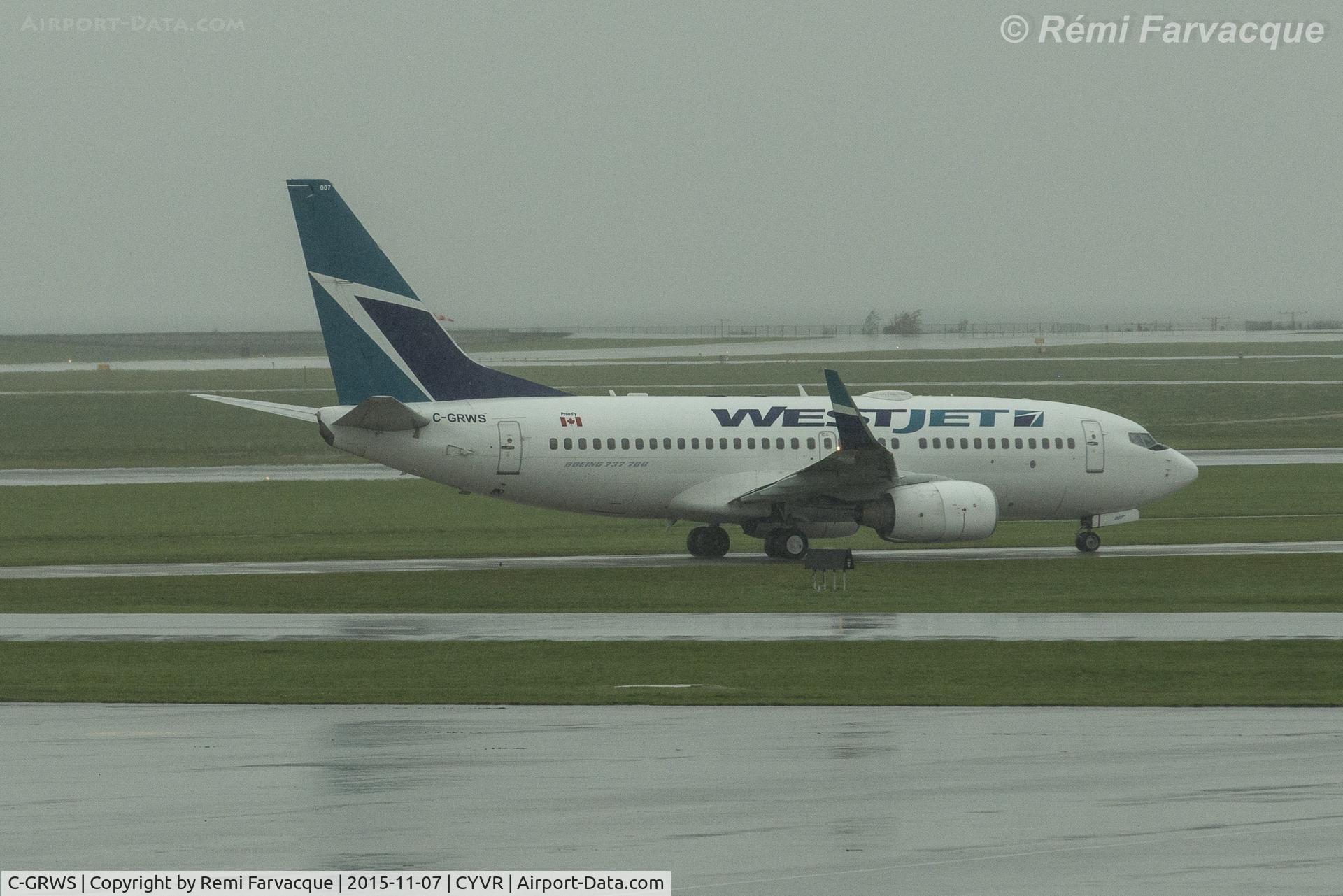 C-GRWS, 2002 Boeing 737-76N C/N 32881, Taxiing for take-off.