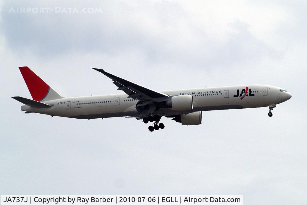 JA737J, 2007 Boeing 777-346/ER C/N 36126, Boeing 777-346ER [36126] (Japan Airlines) Home~G 06/07/2010. On approach 27L.