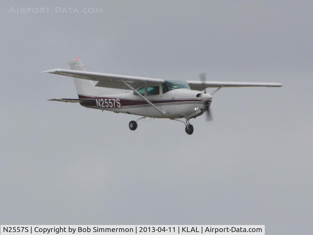 N2557S, Cessna TR182 Turbo Skylane RG C/N R18201349, Arriving at Lakeland during Sun N Fun 2013