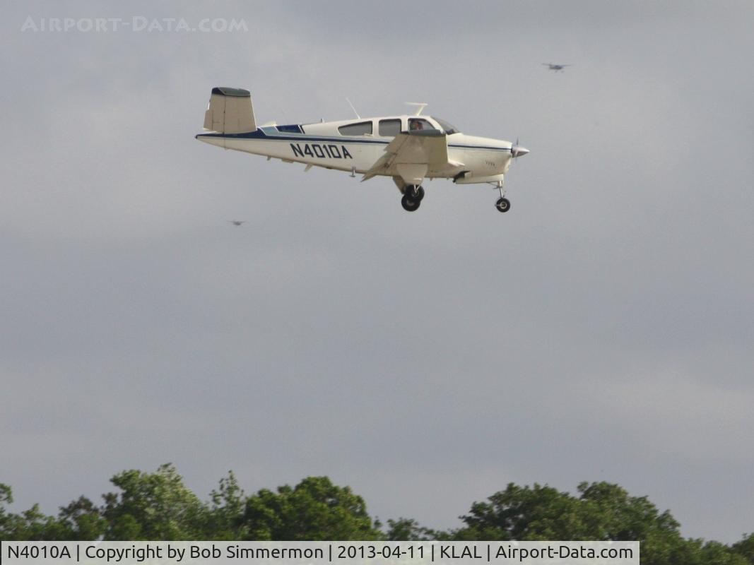 N4010A, 1970 Beech V35B Bonanza C/N D-9099, Arriving at Lakeland, FL - Sun N Fun 2013