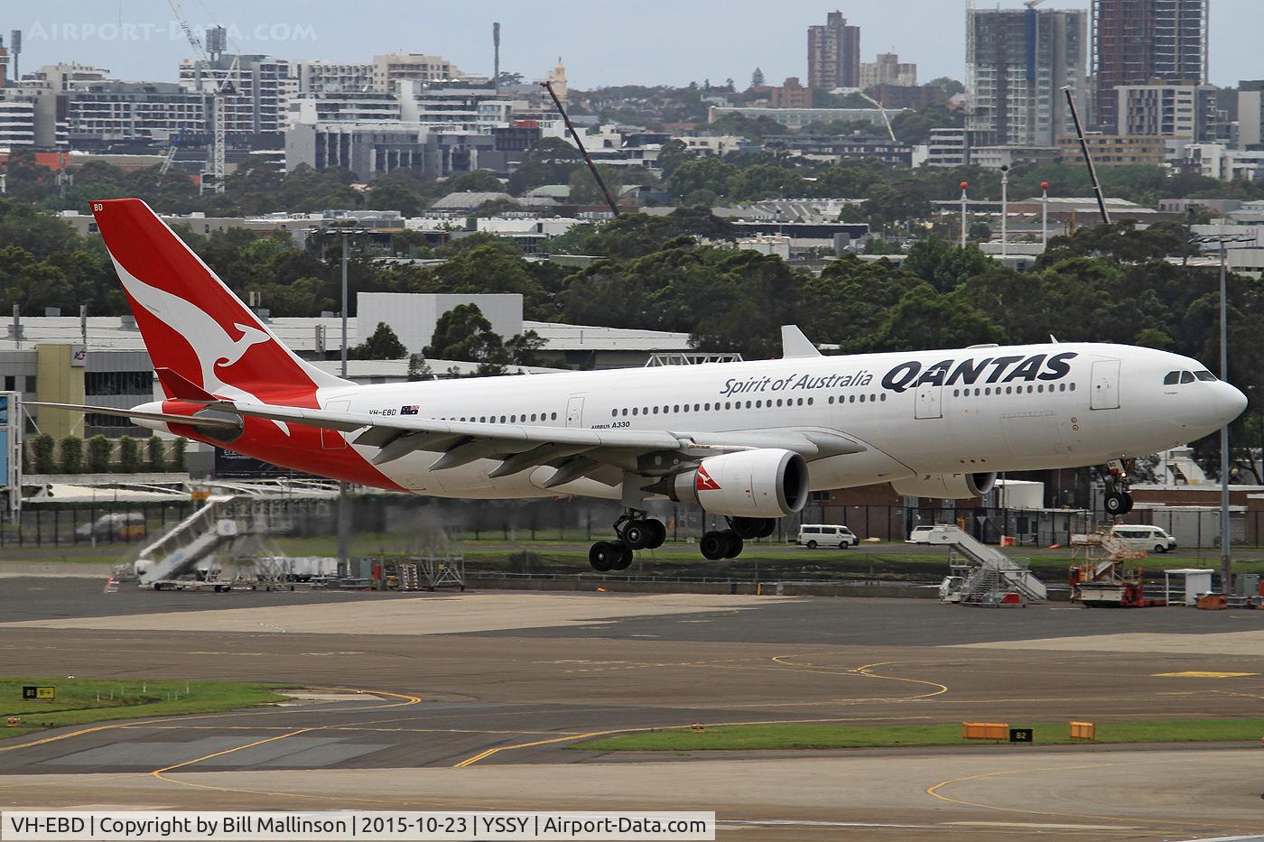 VH-EBD, 2003 Airbus A330-201 C/N 0513, in onto 16R