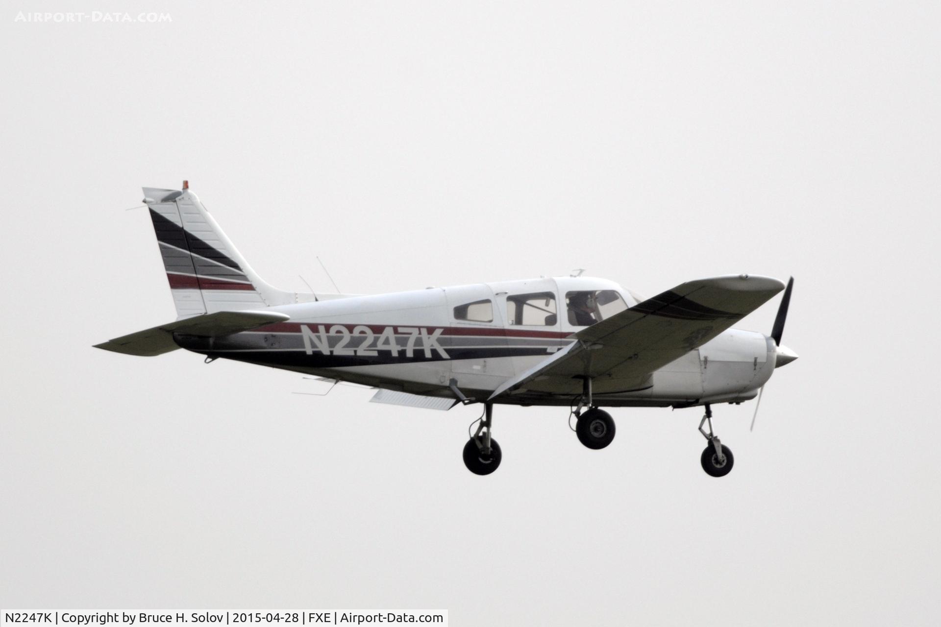 N2247K, 1978 Piper PA-28-161 C/N 28-7916238, on approach to runway 9
