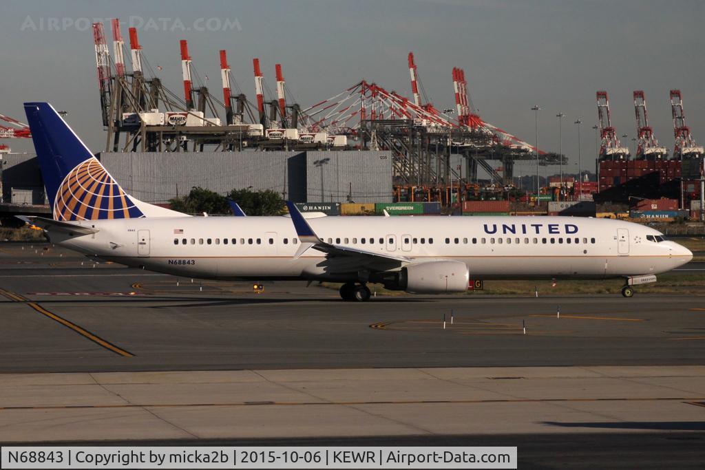 N68843, 2015 Boeing 737-924/ER C/N 60317, Taxiing