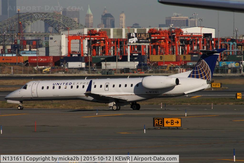 N13161, 2004 Embraer ERJ-145XR (EMB-145XR) C/N 14500805, Taxiing