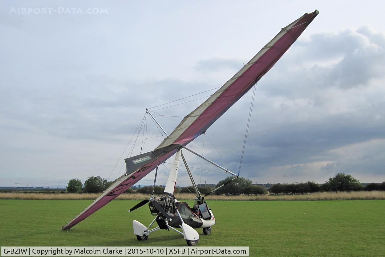 G-BZIW, 2000 Pegasus Quantum 15-912 C/N 7681, Pegasus Quantum 15-912 at Fishburn Airfield, October 10th 2015.