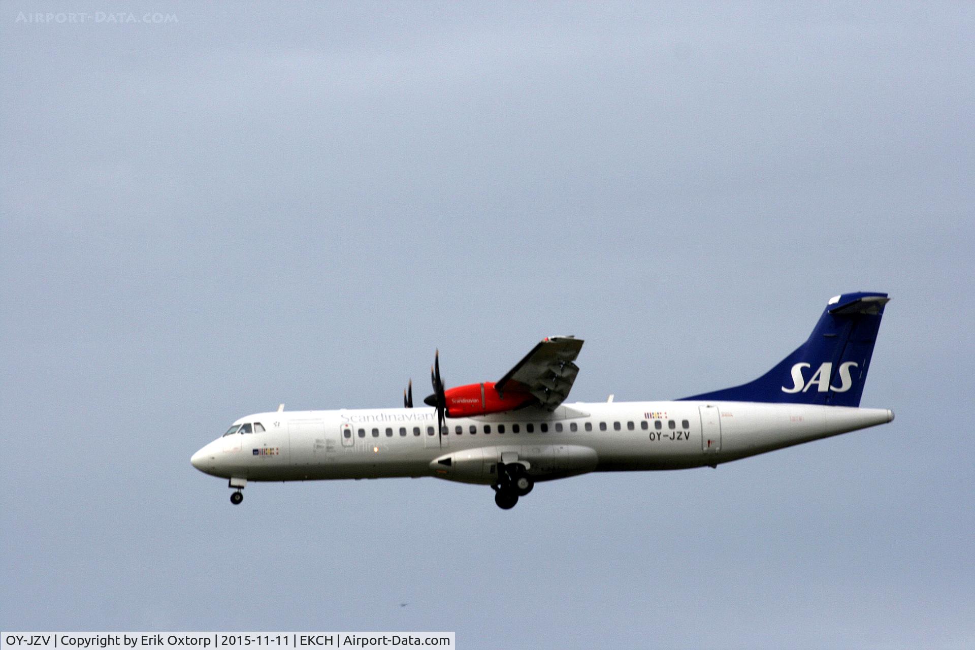 OY-JZV, 2008 ATR 72-212A C/N 789, OY-JZV landing rw 22L.