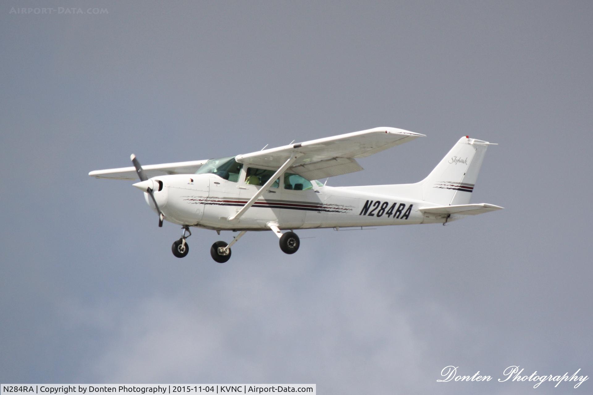 N284RA, 1984 Cessna 172P C/N 17276151, Cessna Skyhawk (N284RA) on approach to Venice Municipal Airport