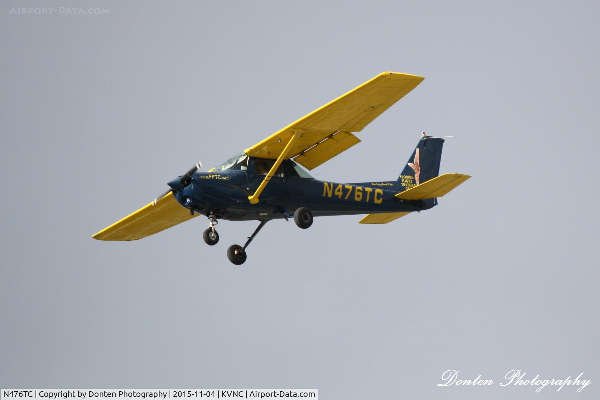 N476TC, 1979 Cessna 152 C/N 15283281, Cessna 152 (N476TC) on approach to Venice Municipal Airport