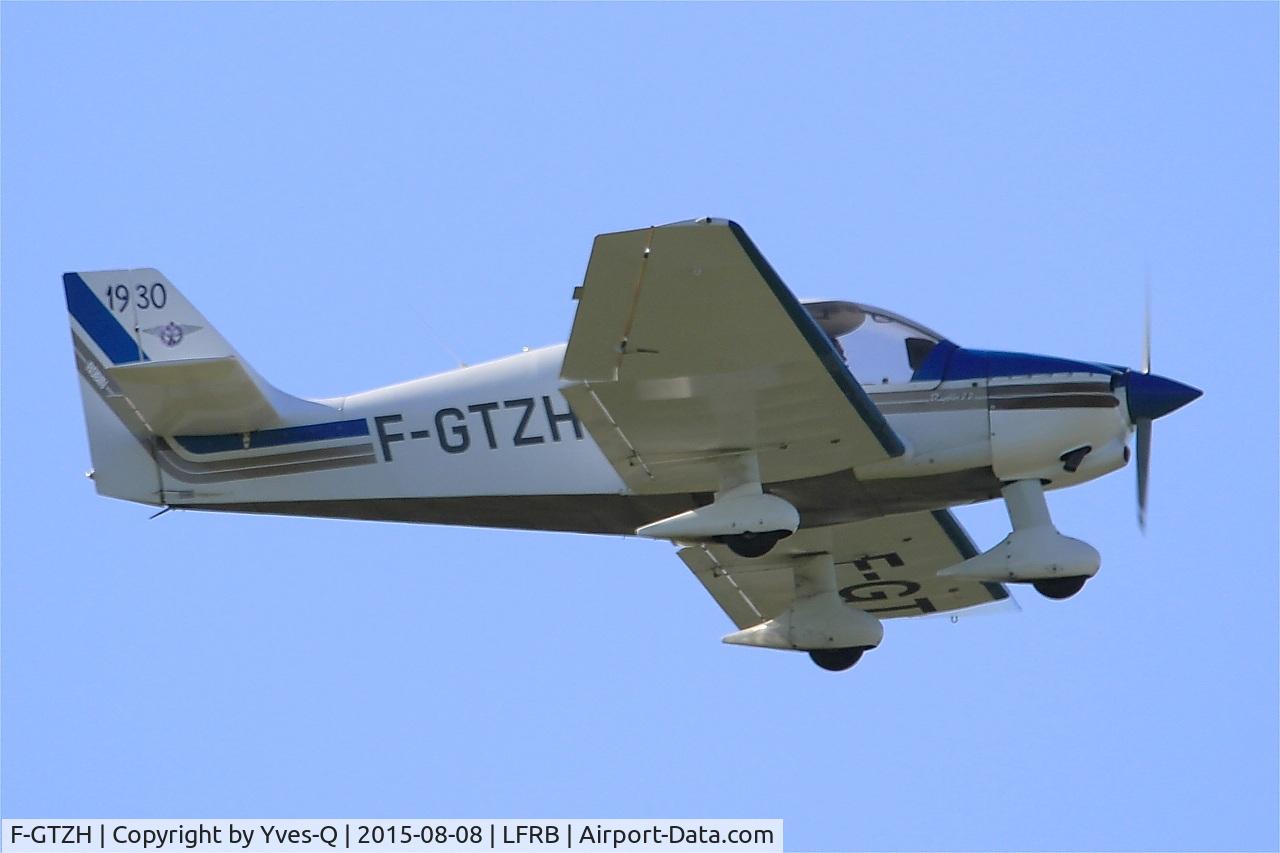 F-GTZH, Robin DR-400-120 Petit Prince C/N 2455, Robin DR-400-120 Petit Prince, Take off Rwy 07R, Brest-Bretagne Airport (LFRB-BES)