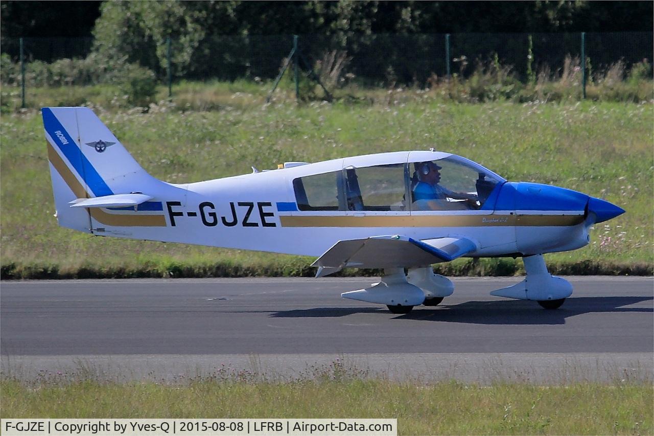 F-GJZE, Robin DR-400-120 Petit Prince C/N 2005, Robin DR-400-120, Landing rwy 07R, Brest-Bretagne Airport (LFRB-BES)