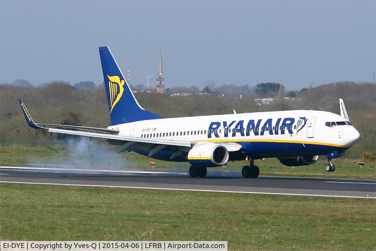 EI-DYE, 2008 Boeing 737-8AS C/N 36568, Boeing 737-8AS, Landing rwy 07R, Brest-Bretagne Airport (LFRB-BES)