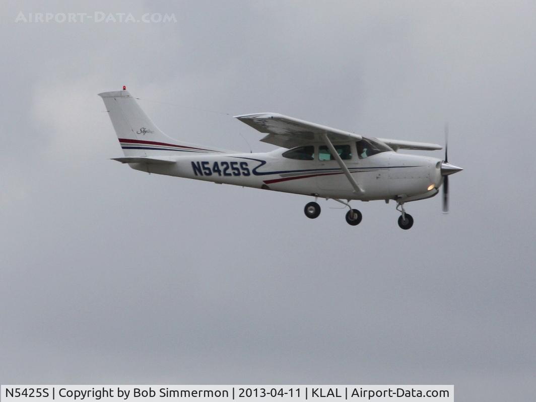N5425S, 1980 Cessna R182 Skylane RG C/N R18201570, Arriving at Lakeland, FL - Sun N Fun 2013