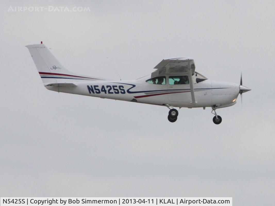 N5425S, 1980 Cessna R182 Skylane RG C/N R18201570, Arriving at Lakeland, FL - Sun N Fun 2013